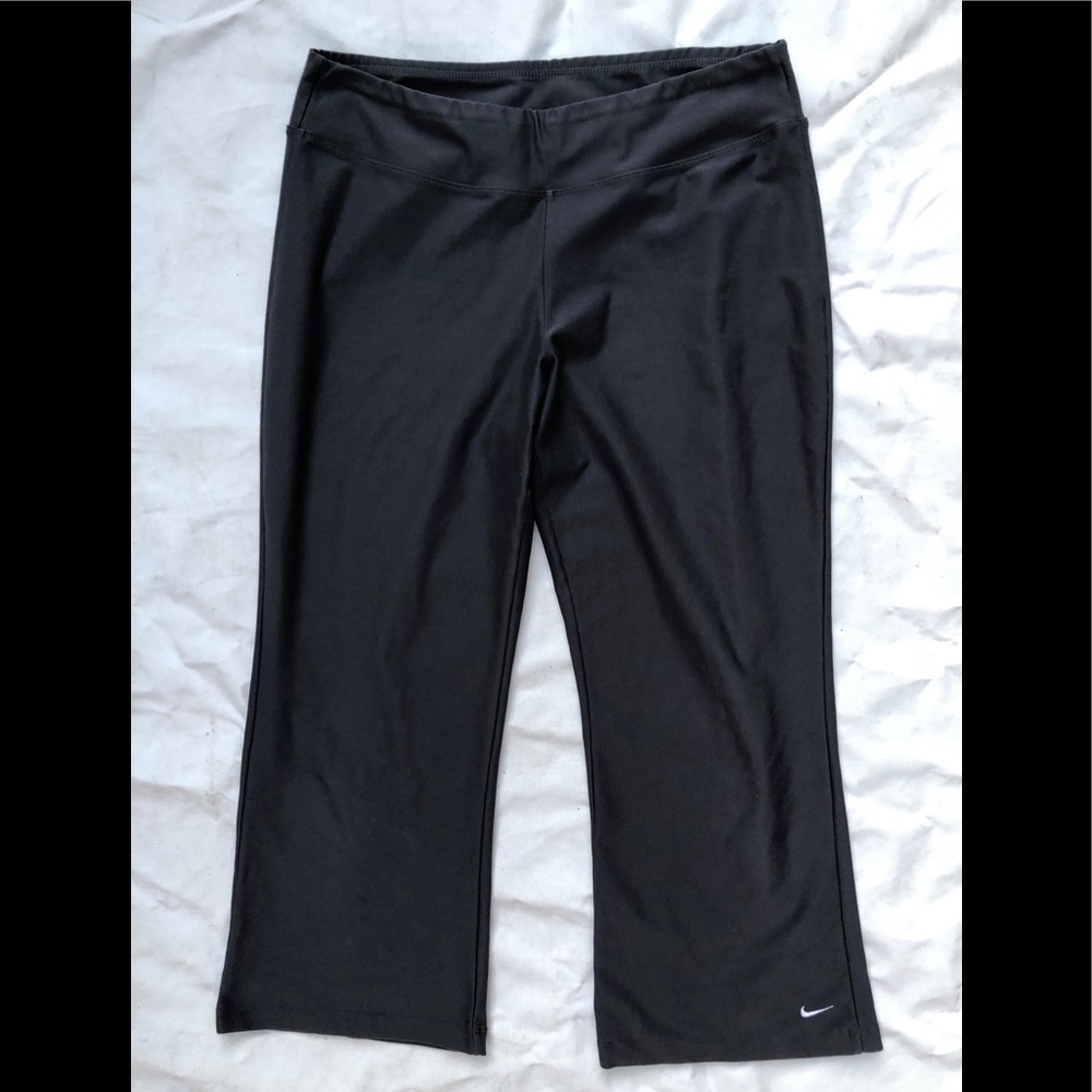 Nike women’s gray leggings/yoga pants